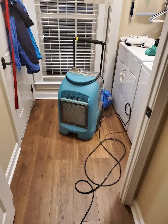 Commercial dehumidifier deployed for Flood Damage Cleanup in Leesburg